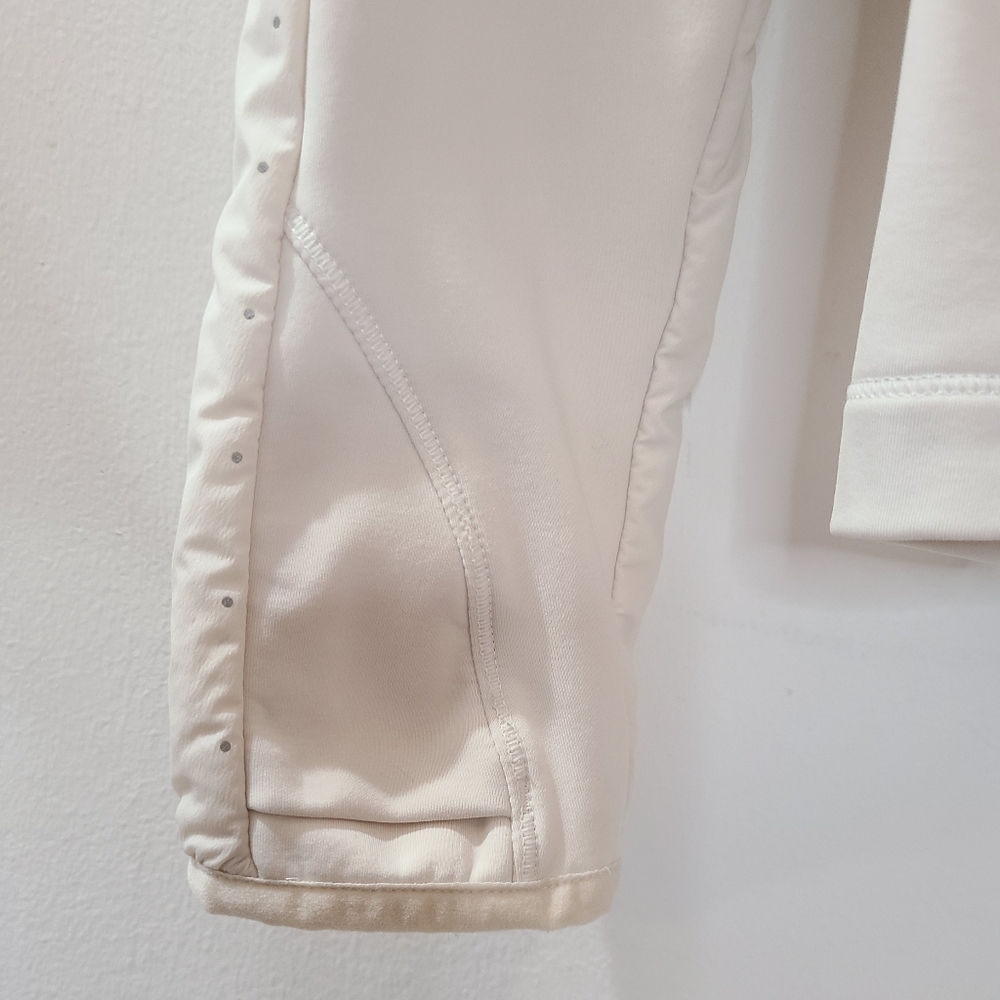 Lululemon Run For Cold Thermo-regulating Reflective Active Jacket in White Sz 4 - Picture 12 of 16